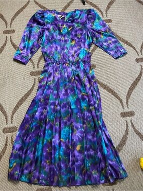 Vintage Purple Floral Print Maxi Dress with Teal and Gold Accents